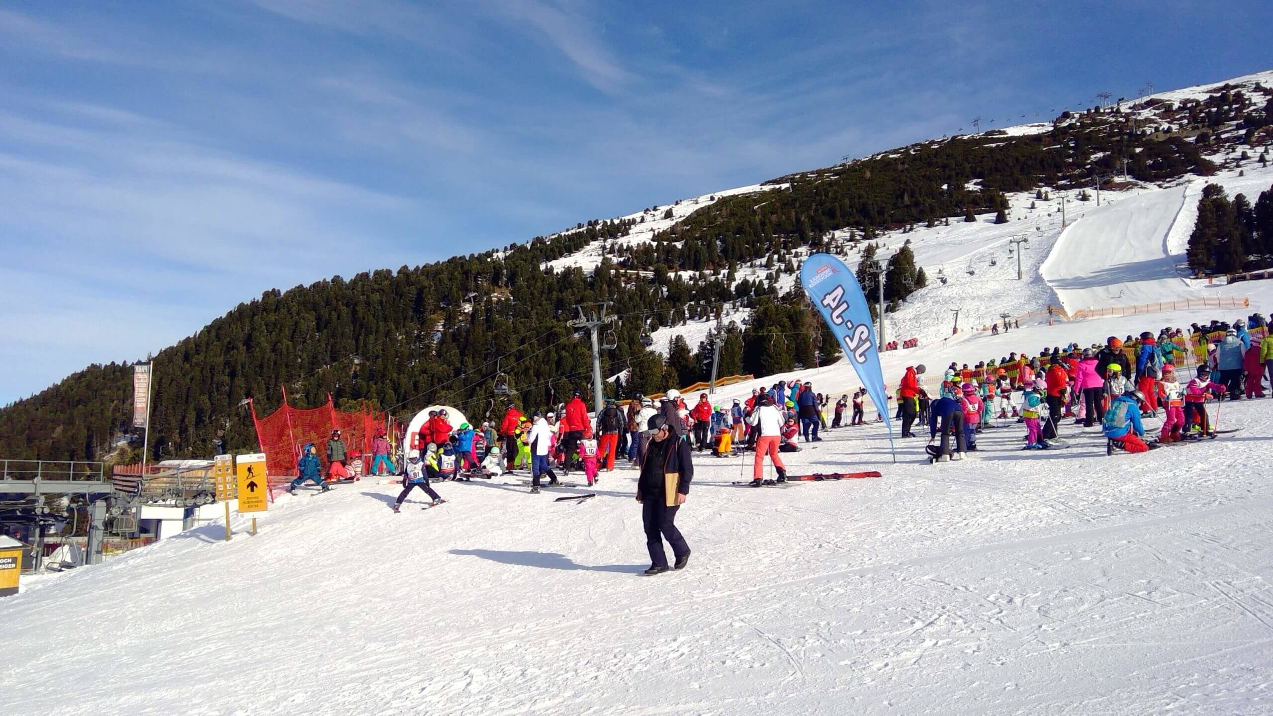 Treffpunkt Blaue Fahne Skischule Hochzeiger
