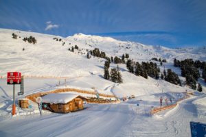 View on the Bergpark part of the Hochzeiger ski school infrastructure.